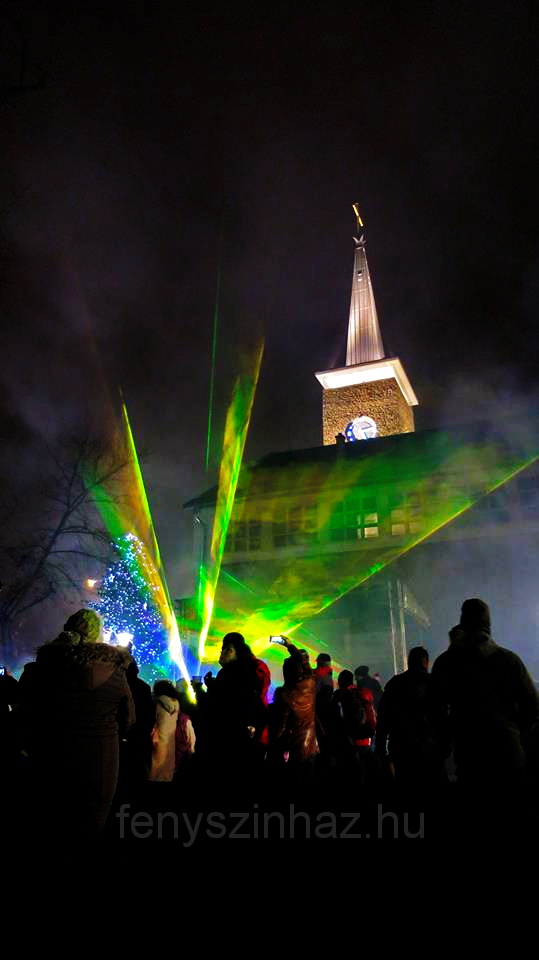 Advent a Bosnyák téren - Fényszínház